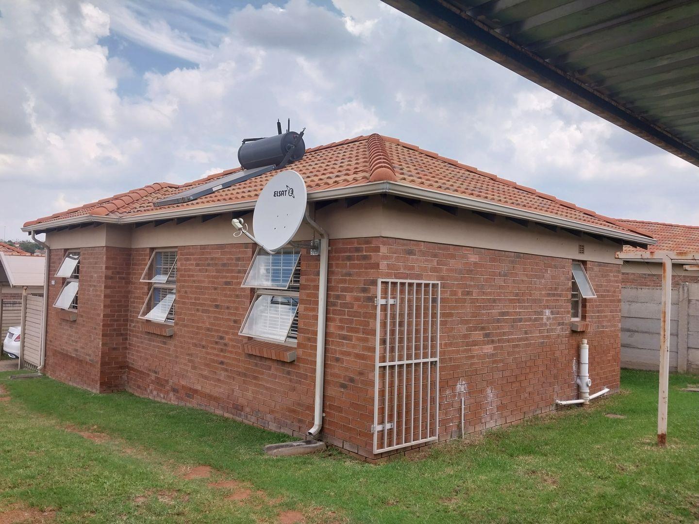 3 Bedroom House for sale in Thatch Hill Estate P24112389840