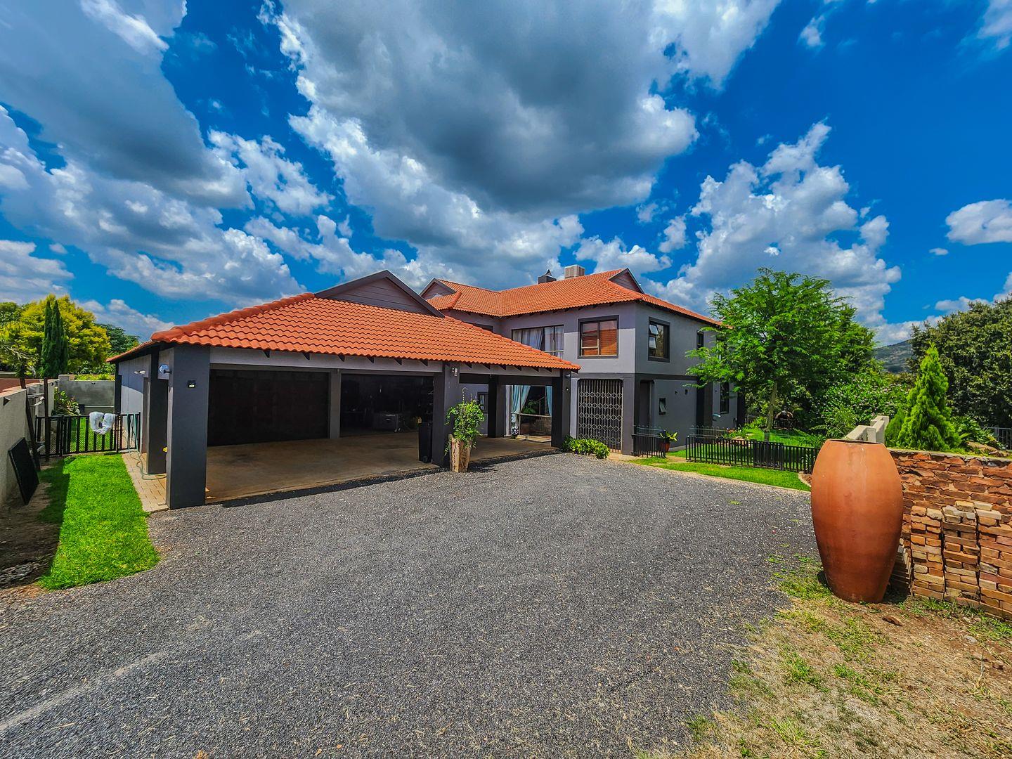 4 Bedroom House for sale in Birdwood Estate 198 Kingfisher Street