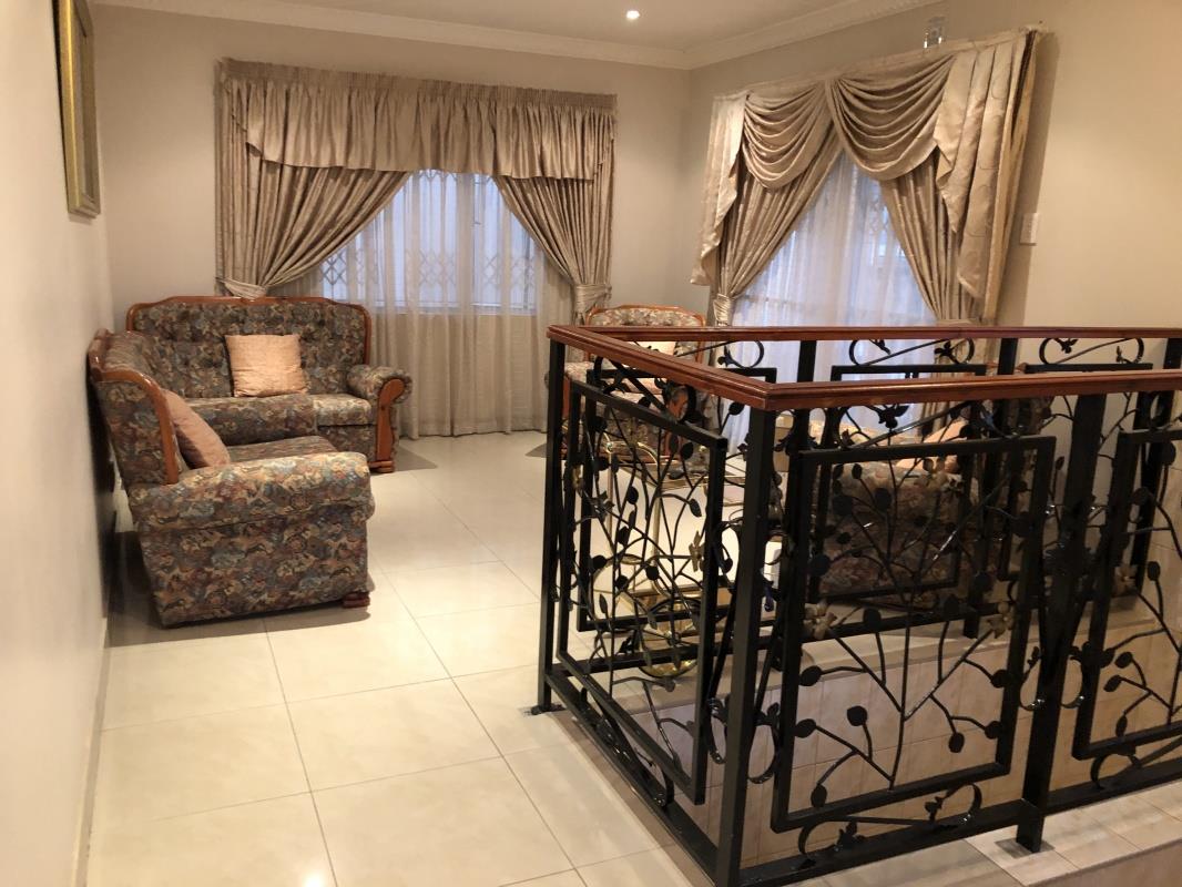 4 Bedroom House for sale in Hillgrove P24113007297