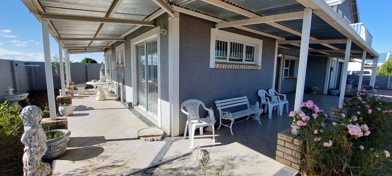 3 Bedroom House for sale in Camelot P24112399421