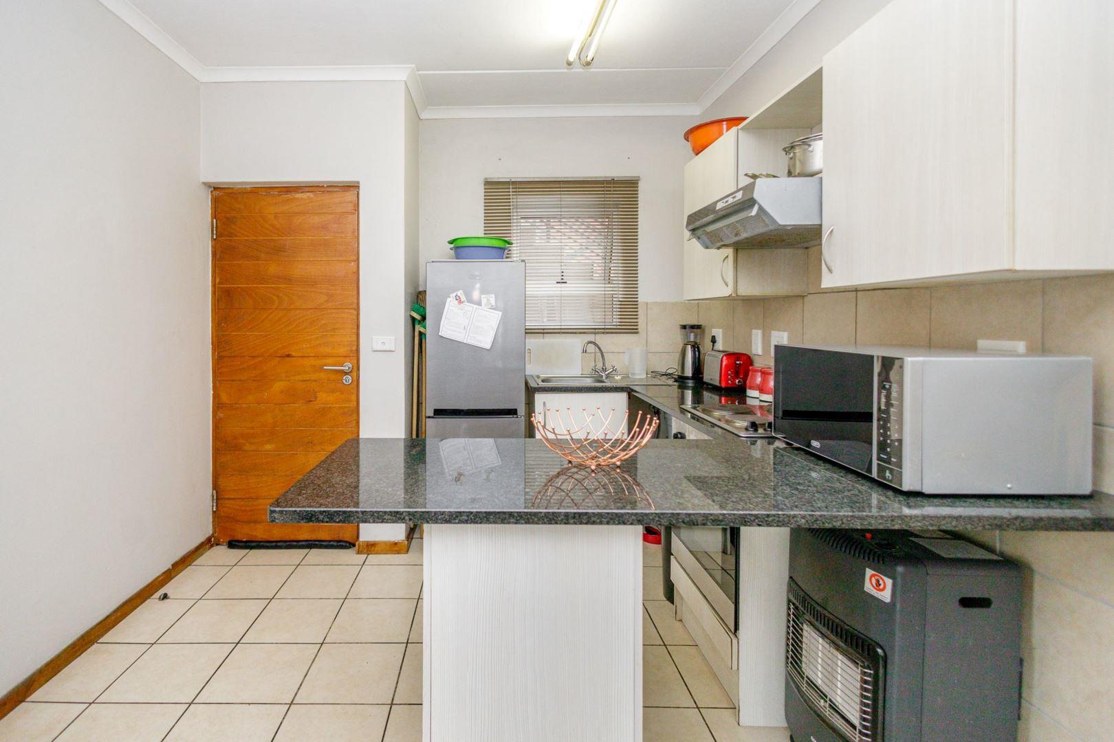 2 Bedroom Apartment / flat for sale in Esther Park P24112402199