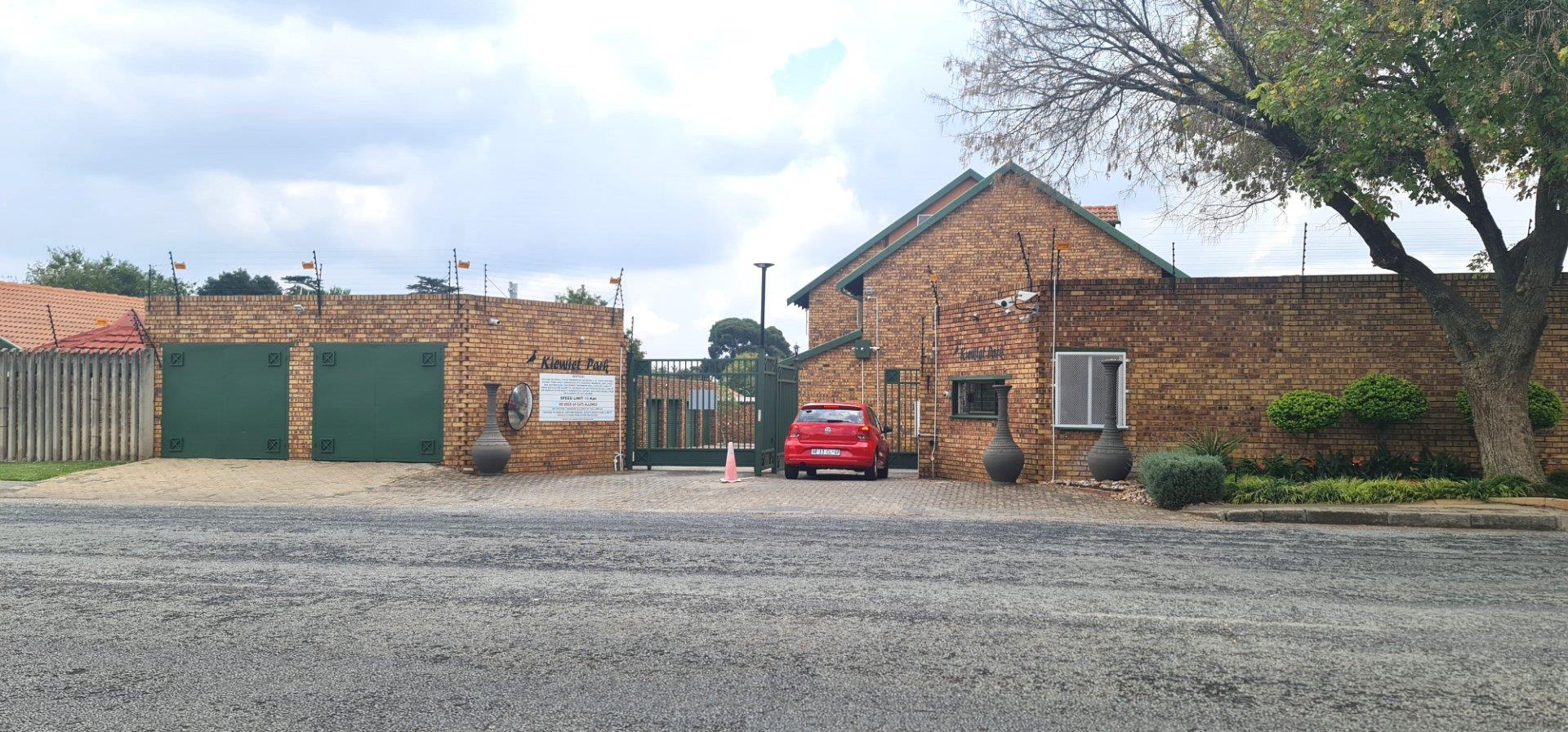 3 Bedroom Townhouse for sale in Kempton Park Ext 4 Kiewiet Park 42