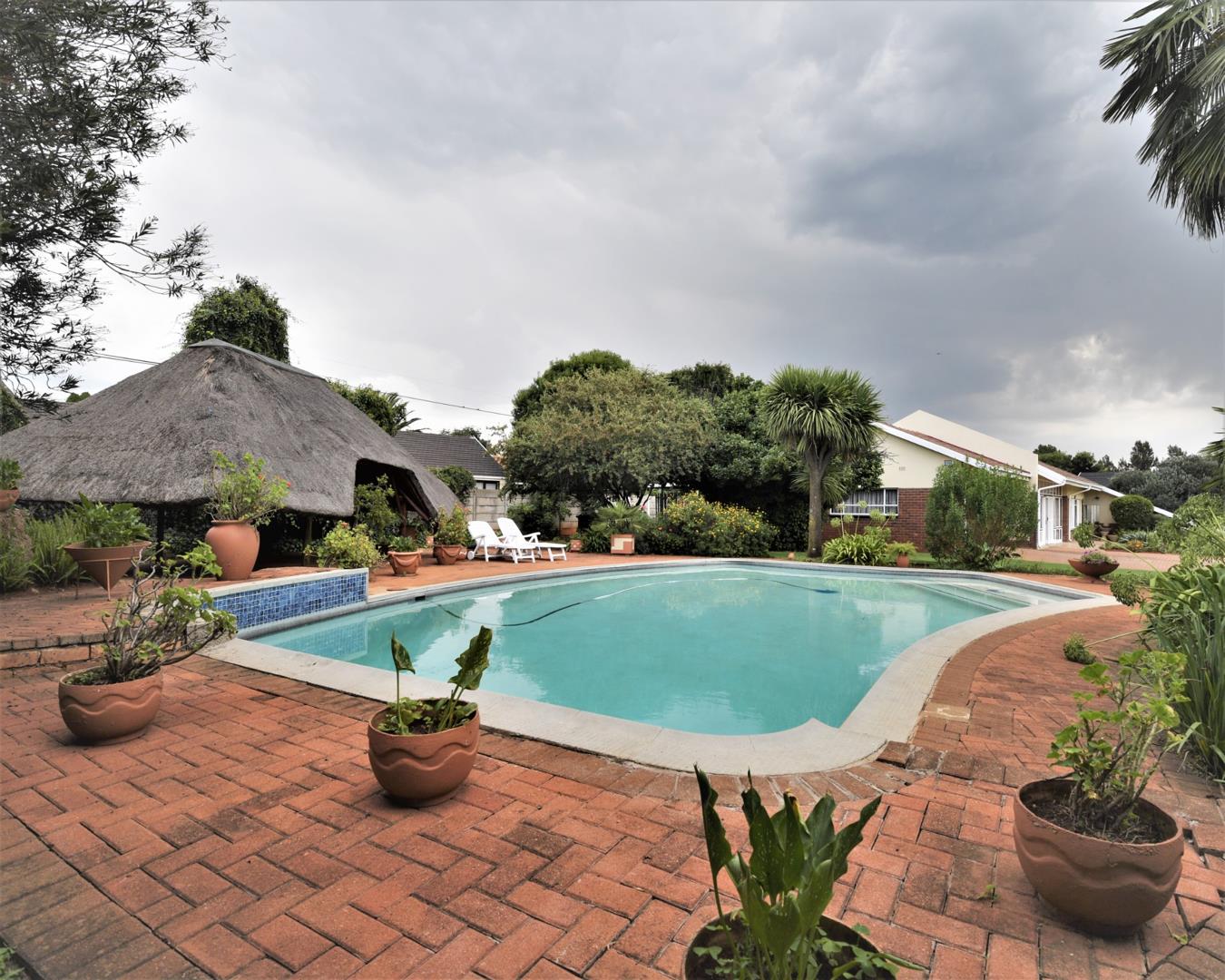 4 Bedroom House for sale in Edelweiss P24112404249