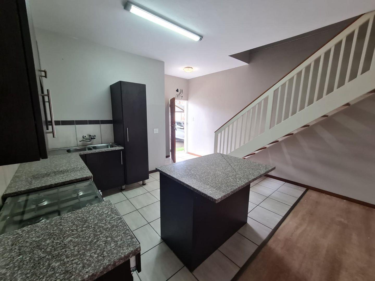 2 Bedroom Apartment / flat for sale in Terra Nova P24112406333