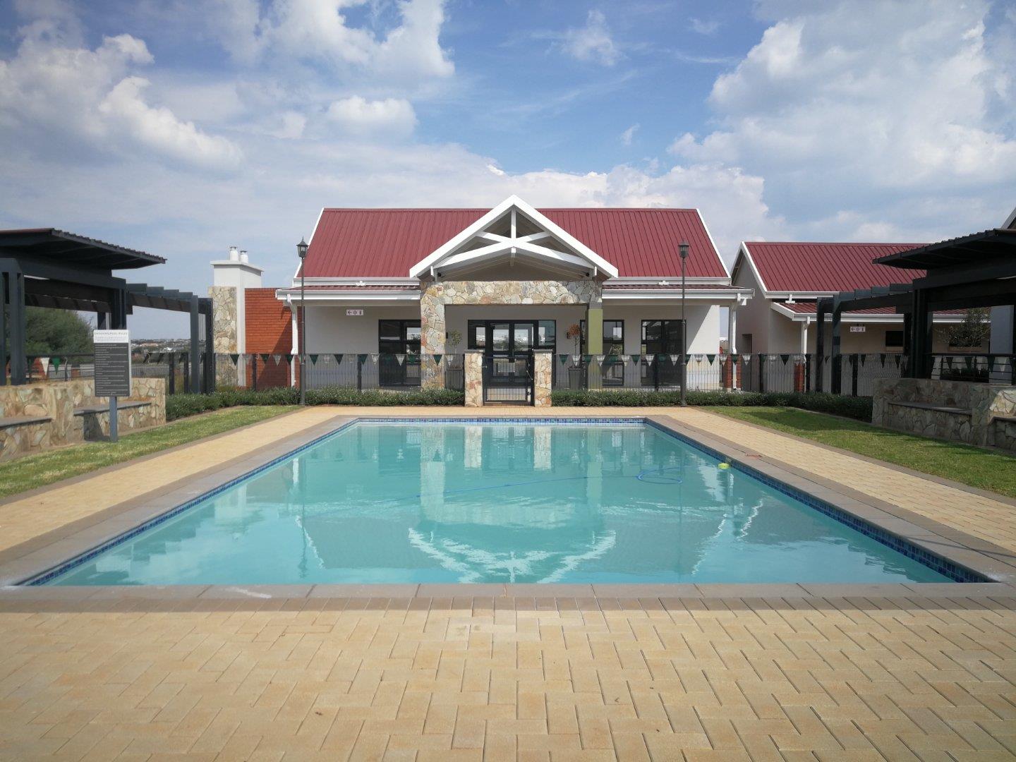 2 Bedroom Apartment / flat to rent in Glen Marais P24112410460