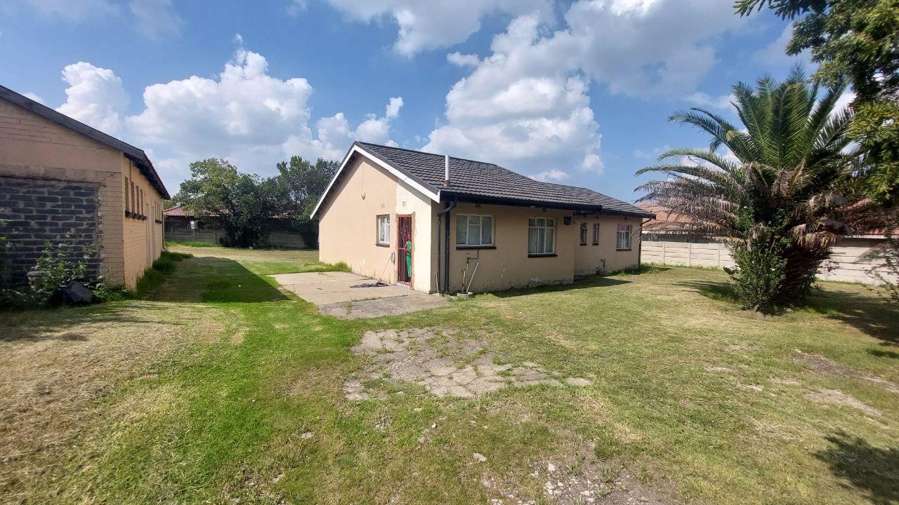 3 Bedroom House for sale in Stanfield Hill P24112411299