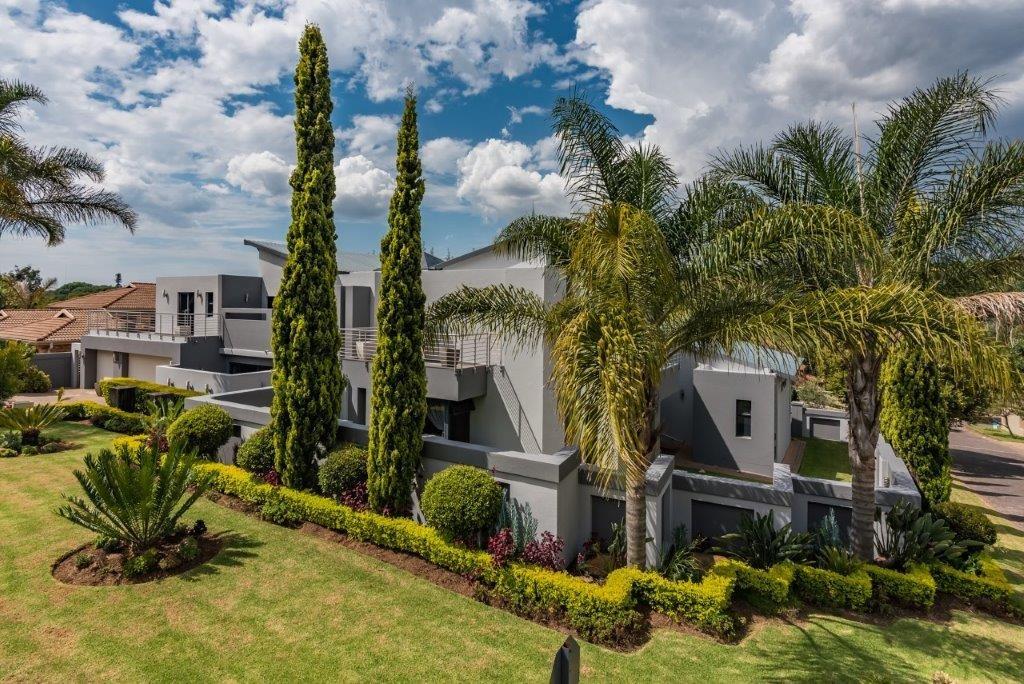 5 Bedroom House for sale in Featherbrooke Estate P24112413548