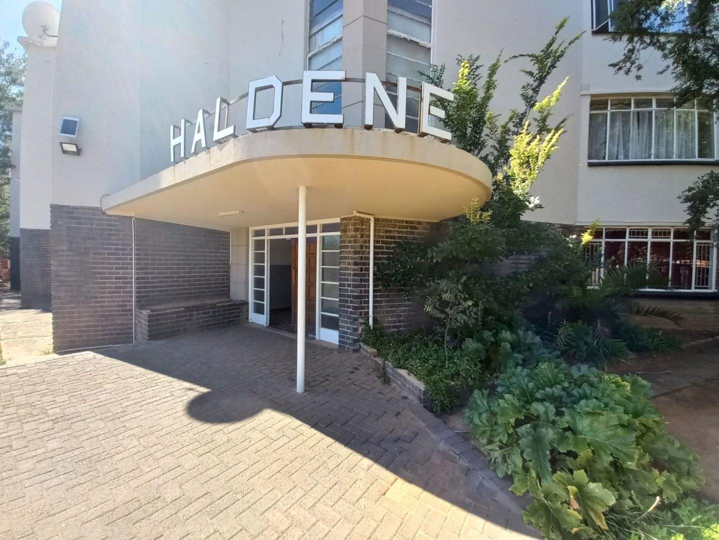 2 Bedroom Apartment / flat for sale in Park West P24112415101