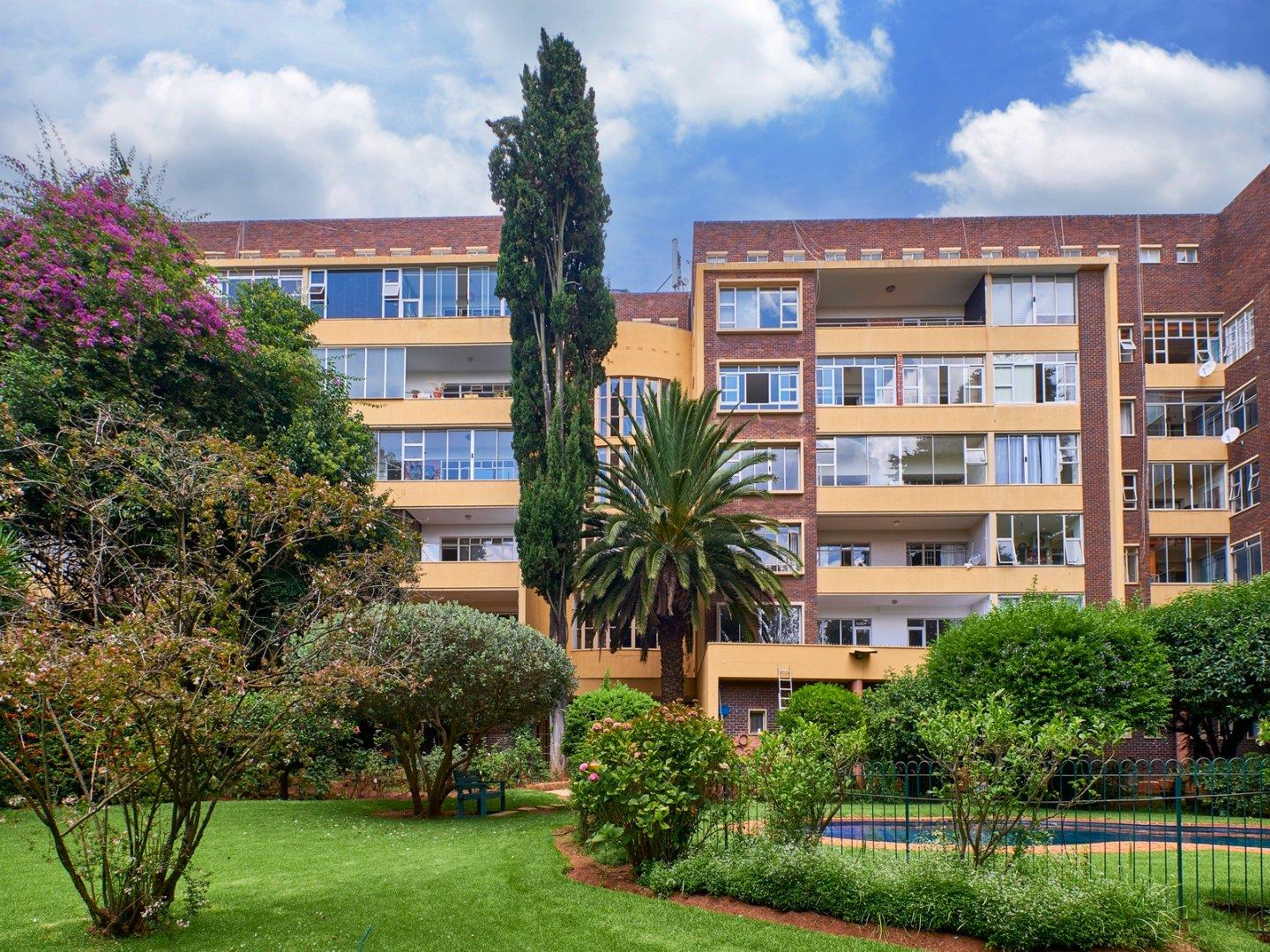 2 Bedroom Apartment / flat for sale in Killarney P24112418948