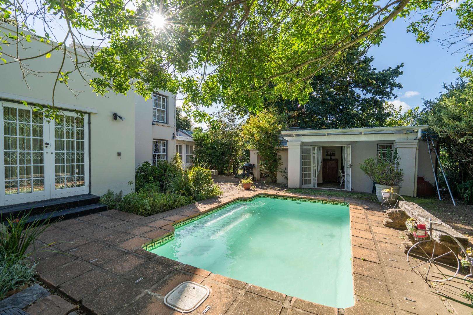 6 Bedroom House for sale in Sunnyside 38 Hill Street P24112419059