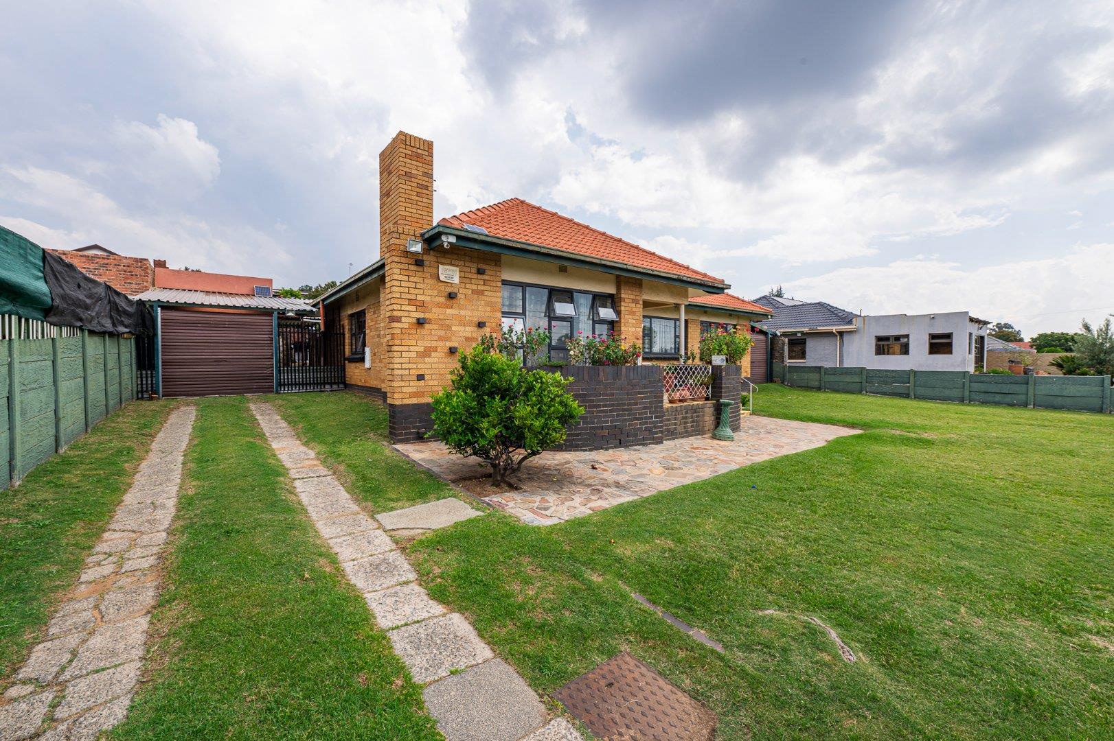 Robertsham Property Houses for sale in Robertsham