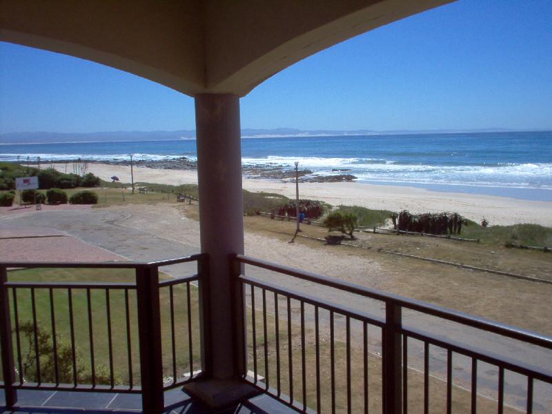 5 Bedroom House for sale in Jeffreys Bay Central P24112426713