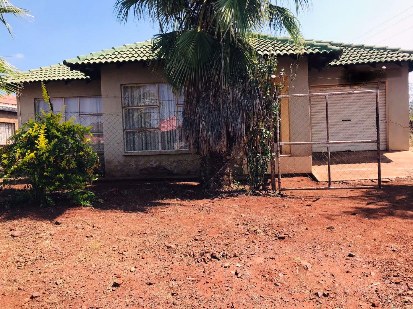 2 Bedroom House for sale in Lebowakgomo Zone S P24112427410