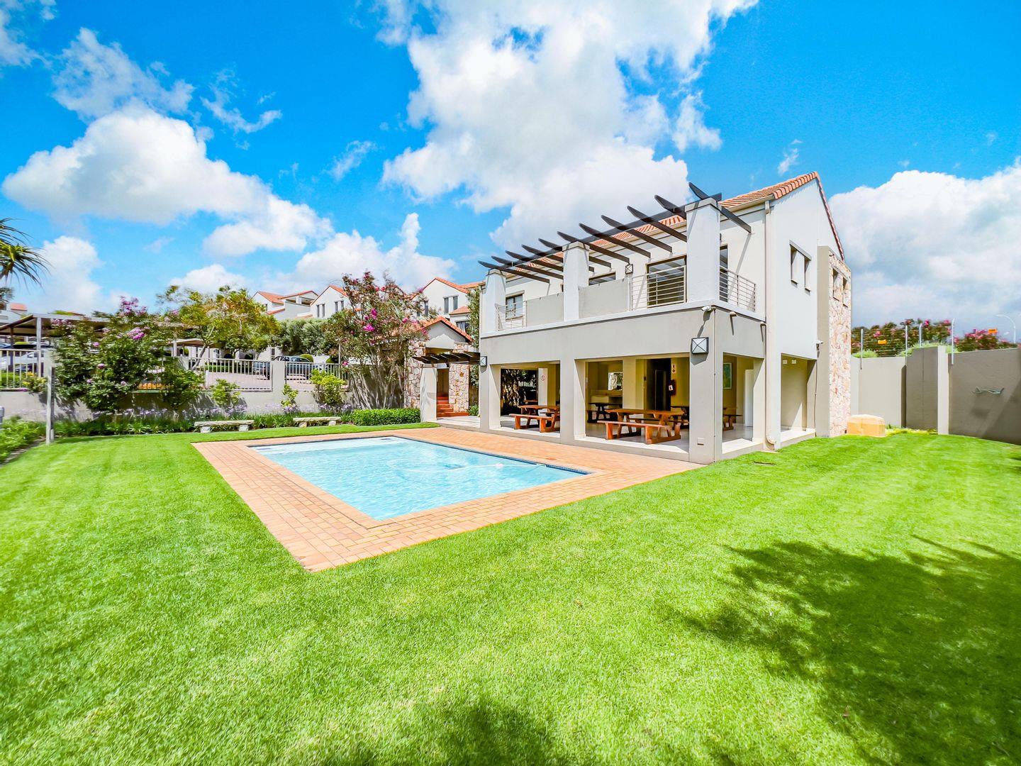 2 Bedroom Apartment / flat for sale in Douglasdale P24112428076