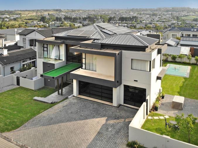 5 Bedroom House for Sale in Waterfall Country Estate