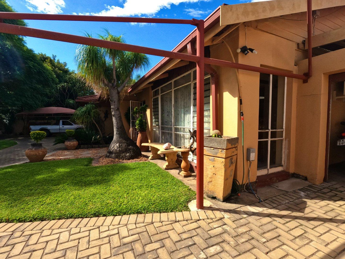 5 Bedroom House for sale in Annadale P24112431614