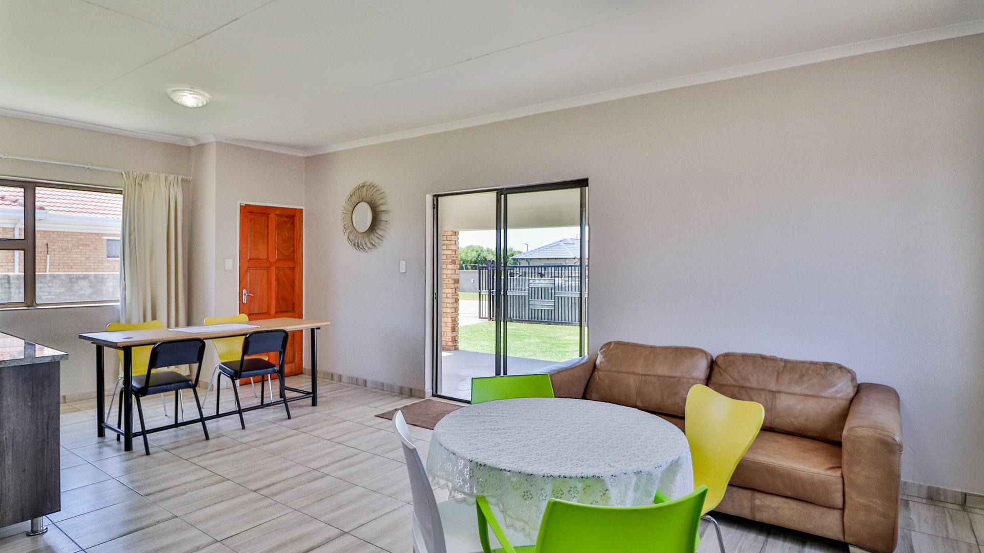 3 Bedroom House for sale in Azaadville P24112448893