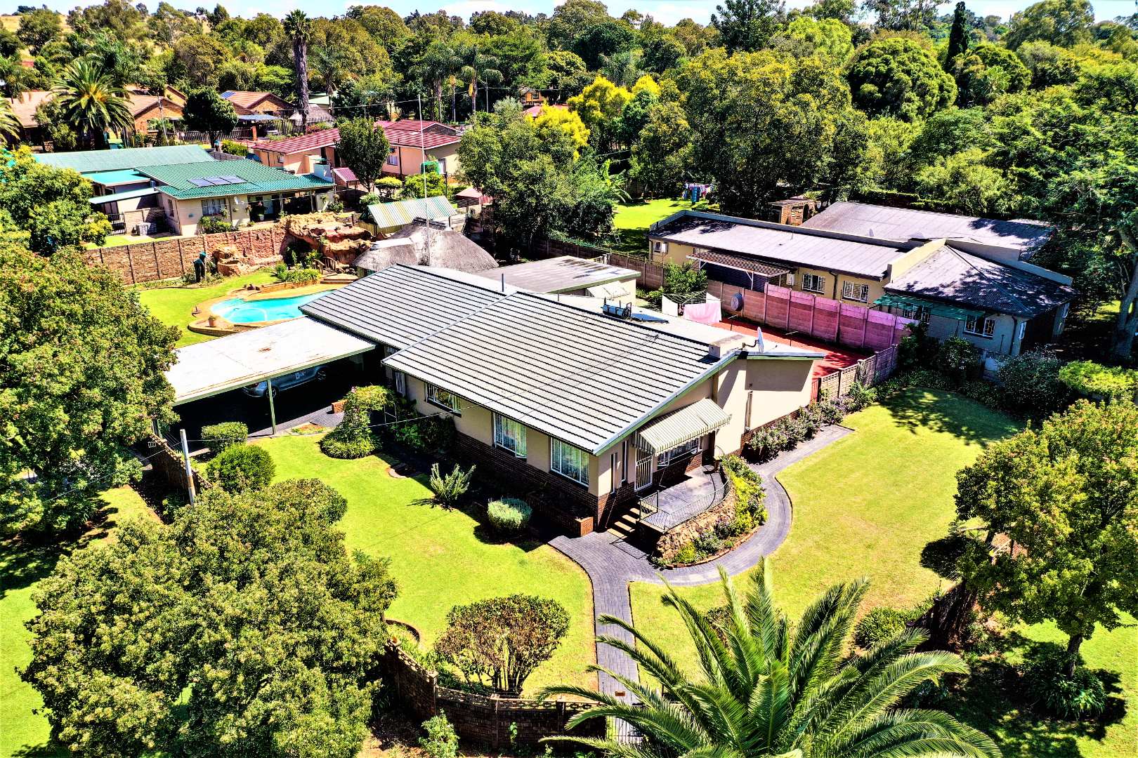 3 Bedroom House for sale in Valhalla P24112436438