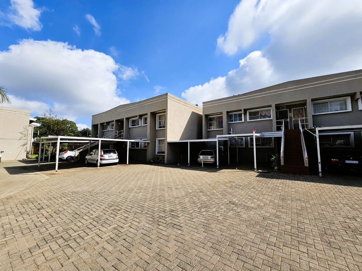 2 Bedroom Apartment / flat for sale in Greenhills 6 Oak Lodge / 6 Akker Street P24112438173