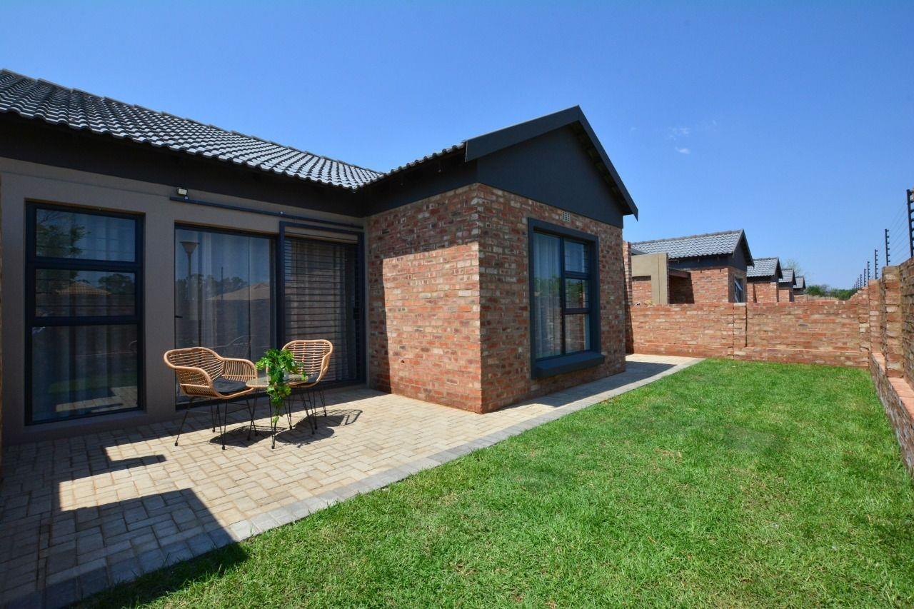 2 Bedroom Townhouse to rent in Van Der Hoff Park P24114209202