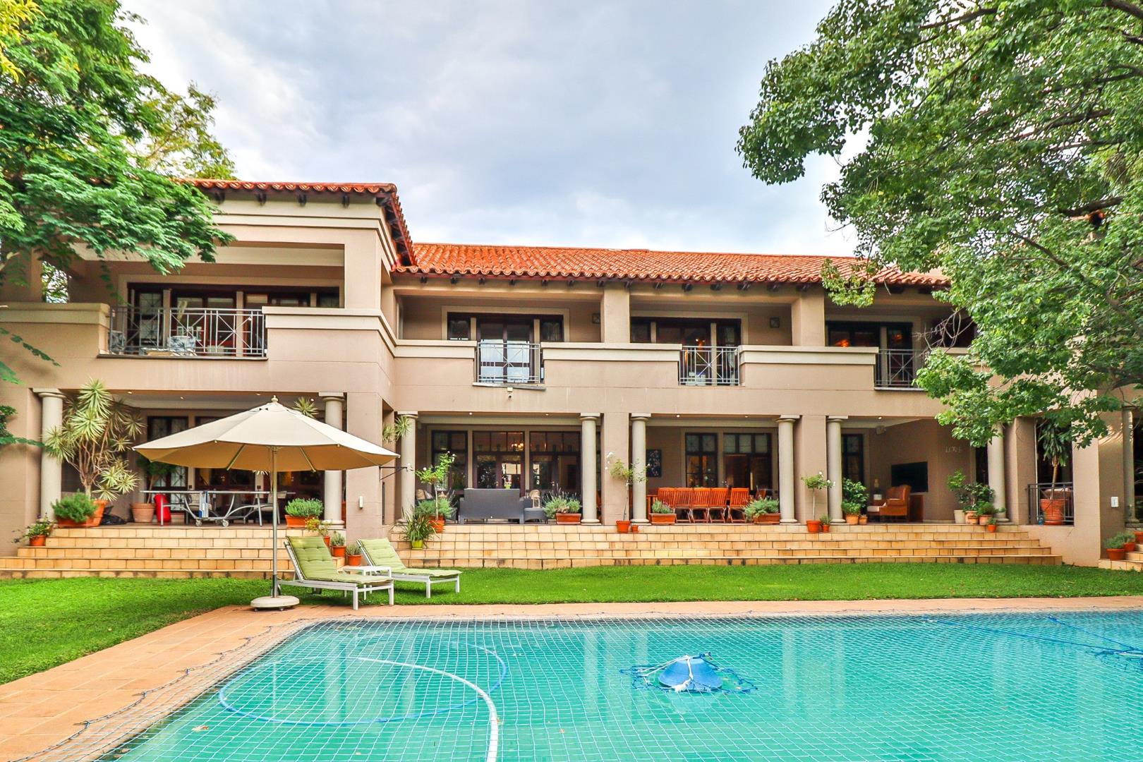 6 Bedroom House for sale in Waterkloof P24112440999