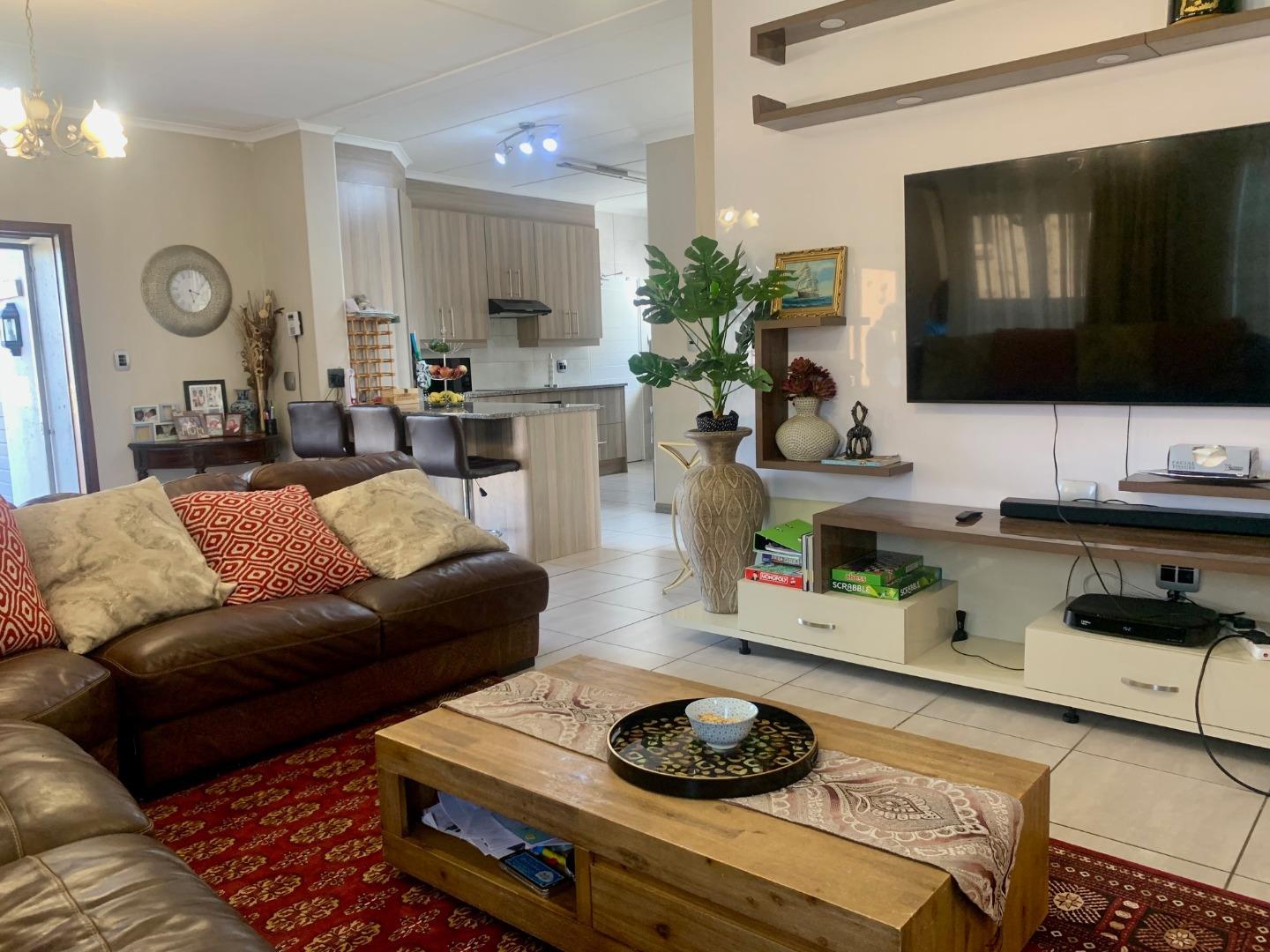 3 Bedroom House for sale in Ruimsig Brandi Ann Estate, 11 Peter Road