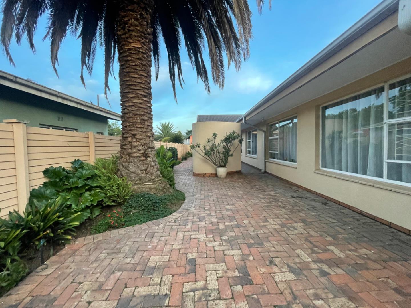 4 Bedroom House for sale in Vanderbijlpark SE 7 P24112444393