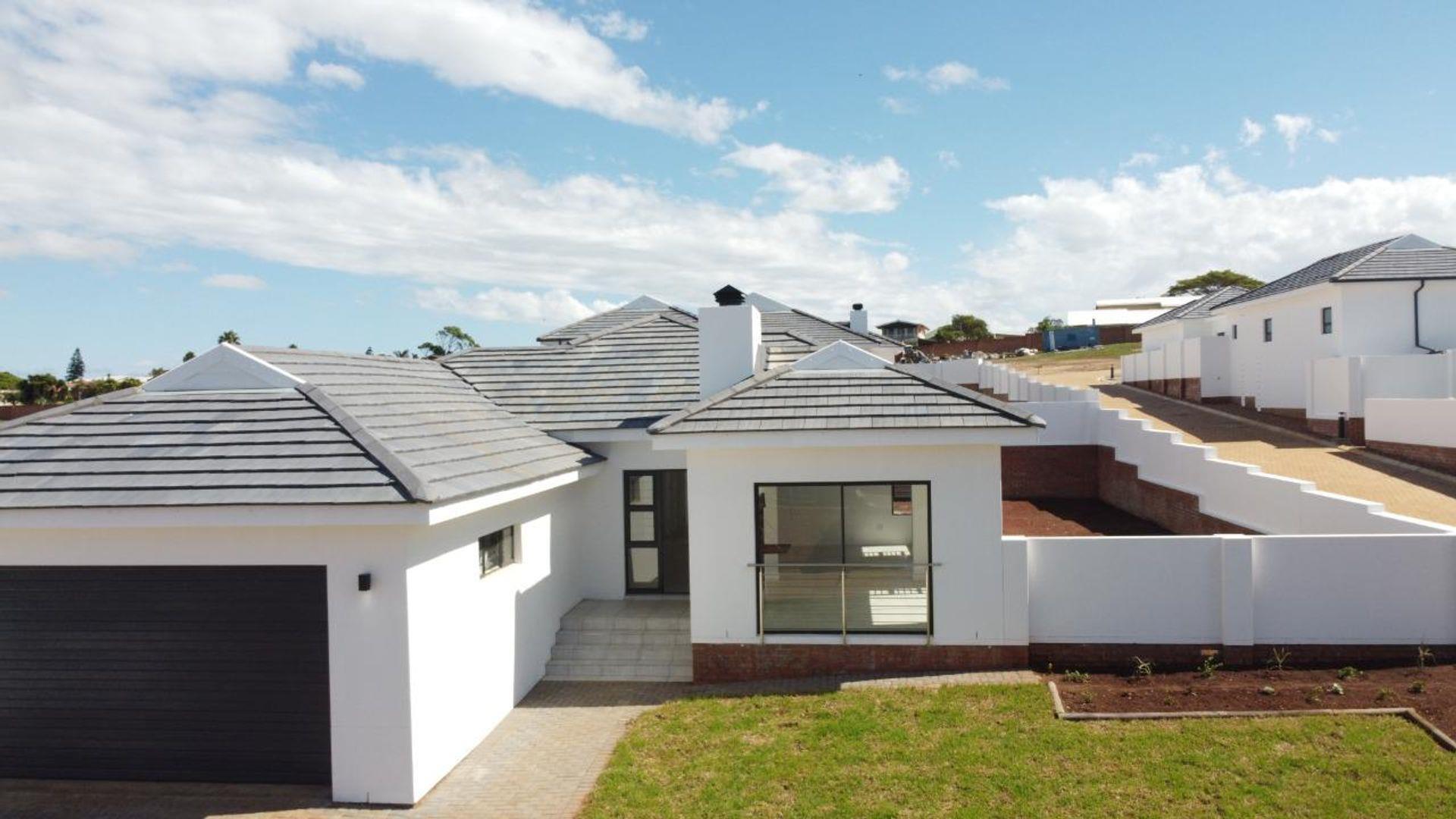 Jeffreys Bay Central Property Property and houses for sale in