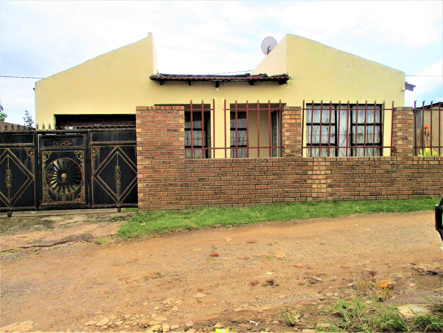 3 Bedroom House for sale in Lydenburg P24112446710