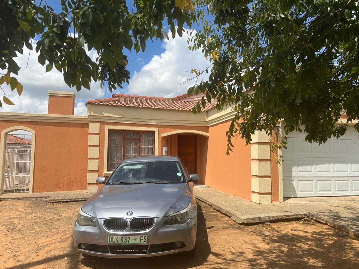Mandela View, Bloemfontein Property Property and houses for sale in