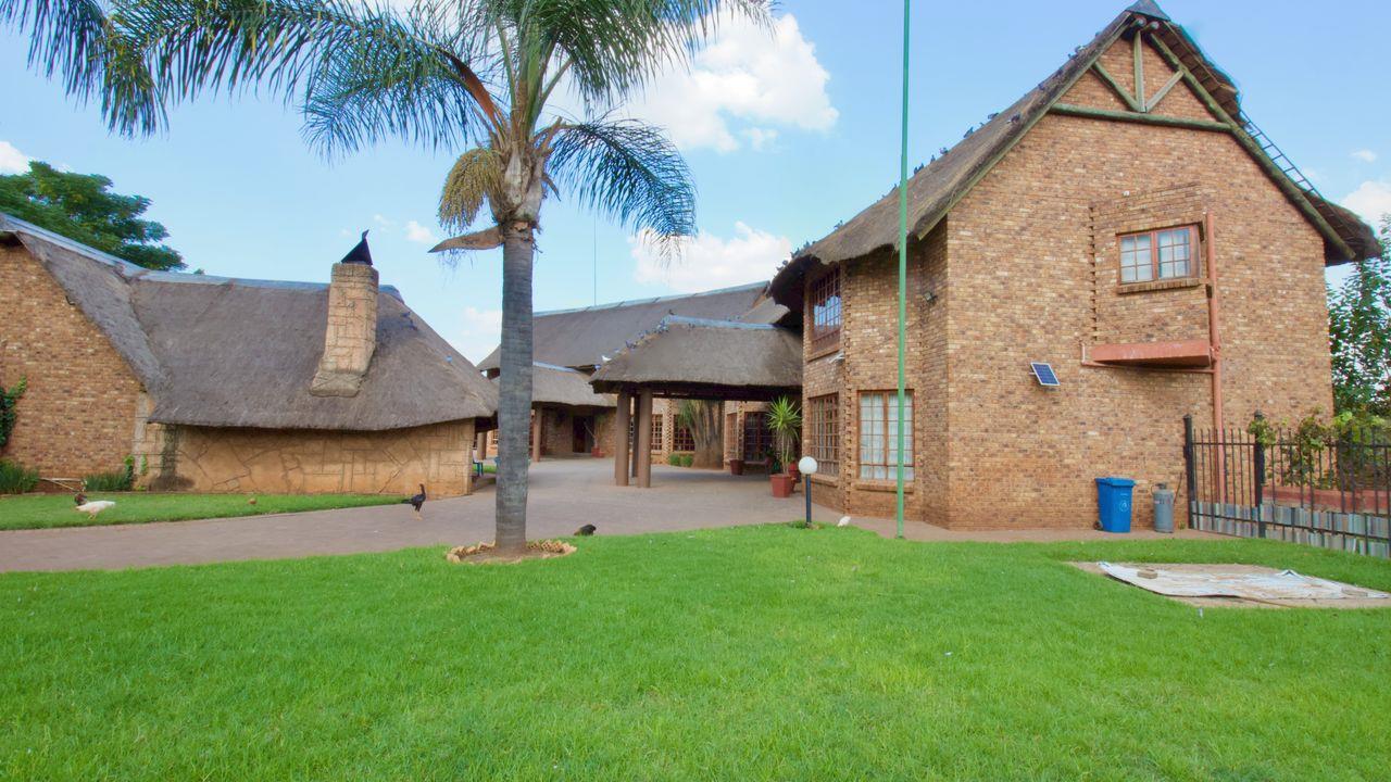 8 Bedroom House for sale in Sunderland Ridge 62 Lombardi Road P24