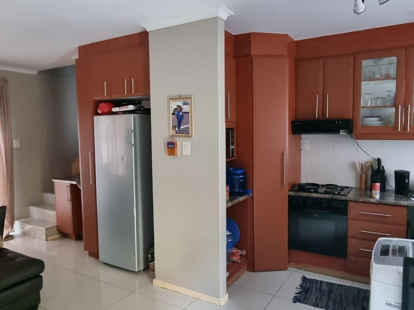 2 Bedroom Apartment / flat for sale in Fairview P24112450145