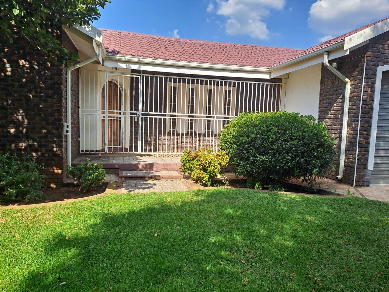 3 Bedroom House for sale in Visagie Park P24112460196