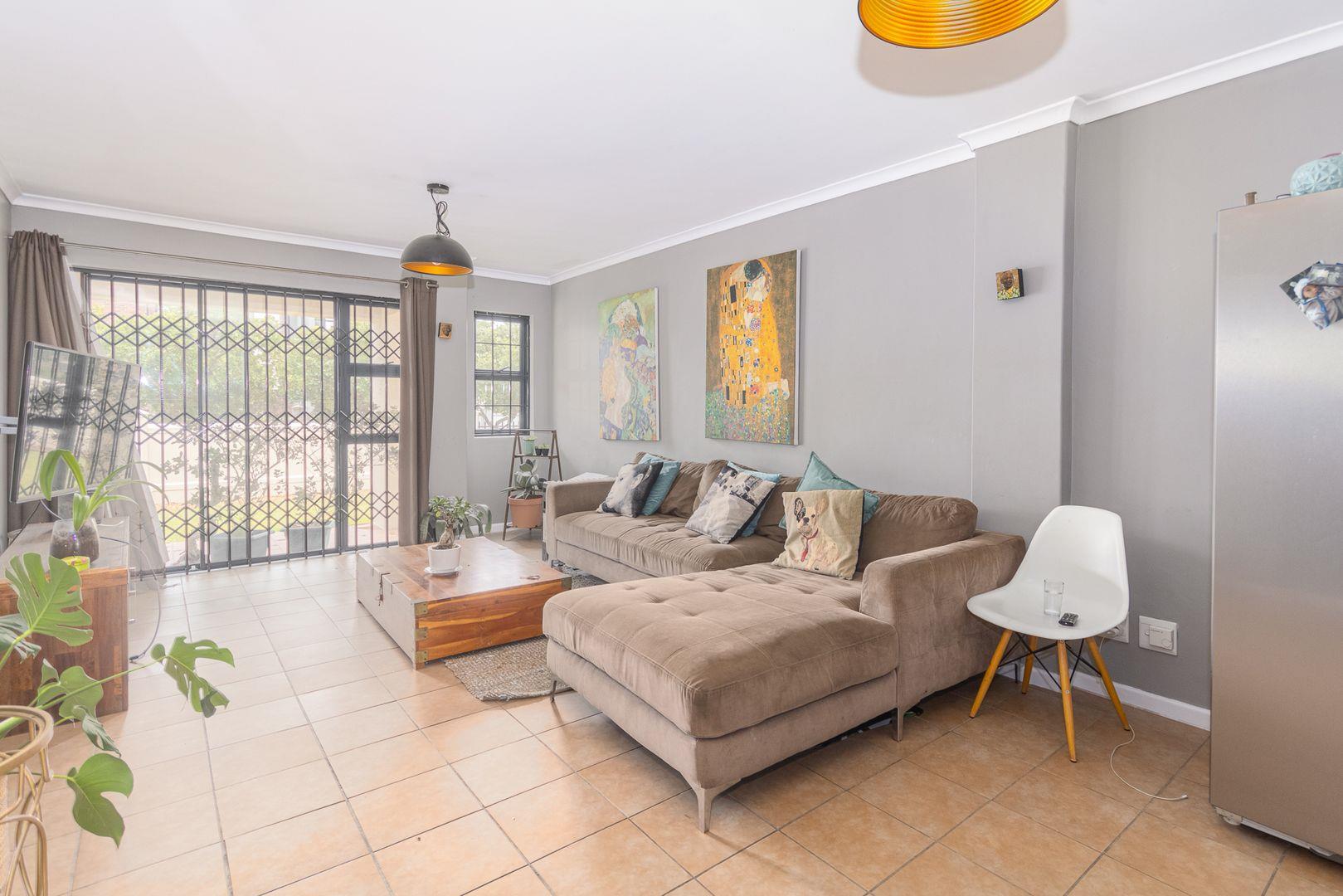 2 Bedroom Apartment / flat for sale in Royal Ascot P24113936363