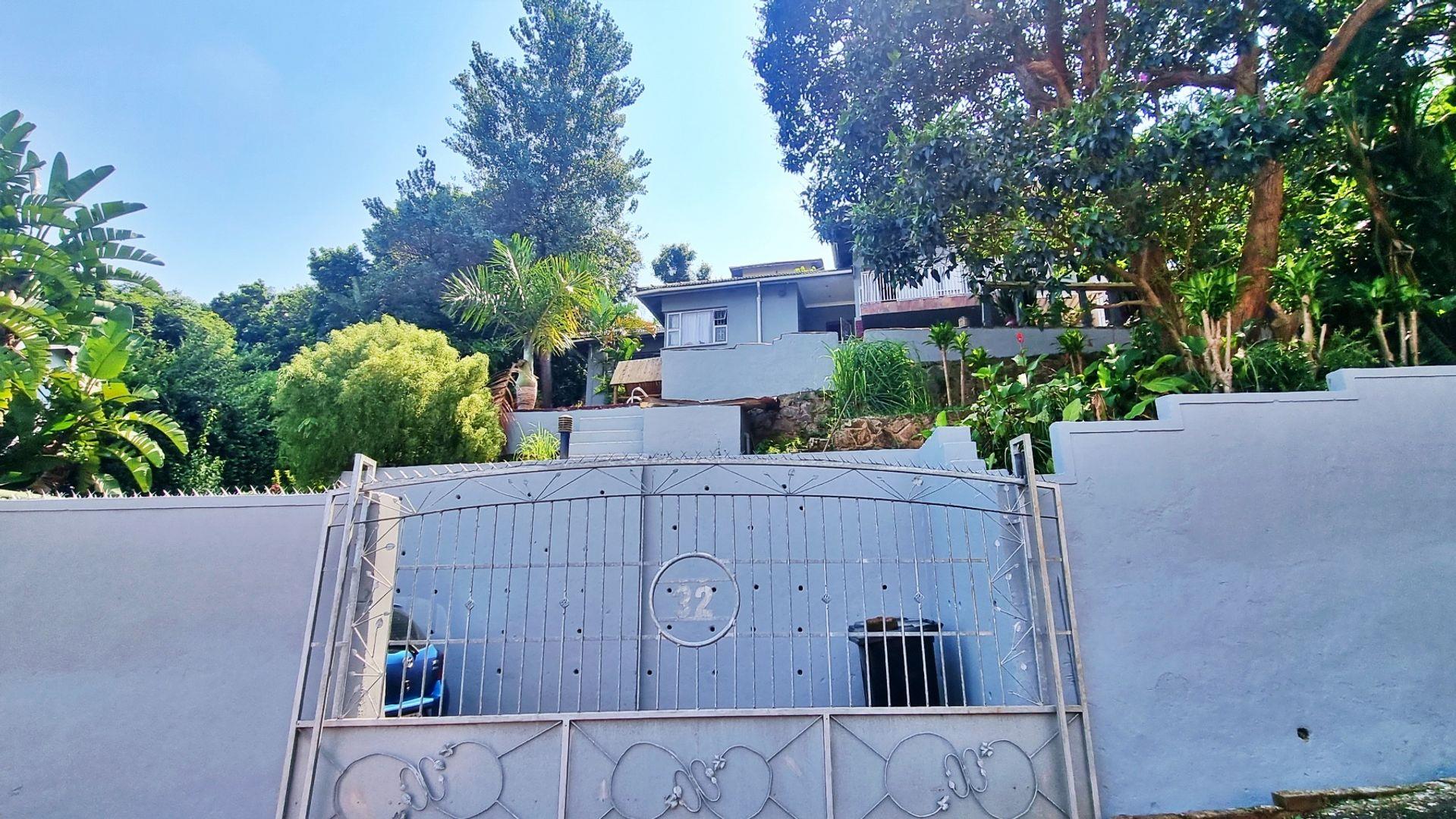 3 Bedroom House for sale in Glenmore 32 Helen Baxter Road P24112463266