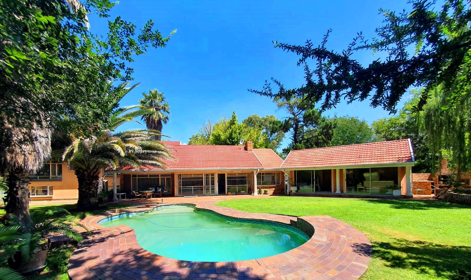 3 Bedroom House for sale in Peacehaven P24112463986