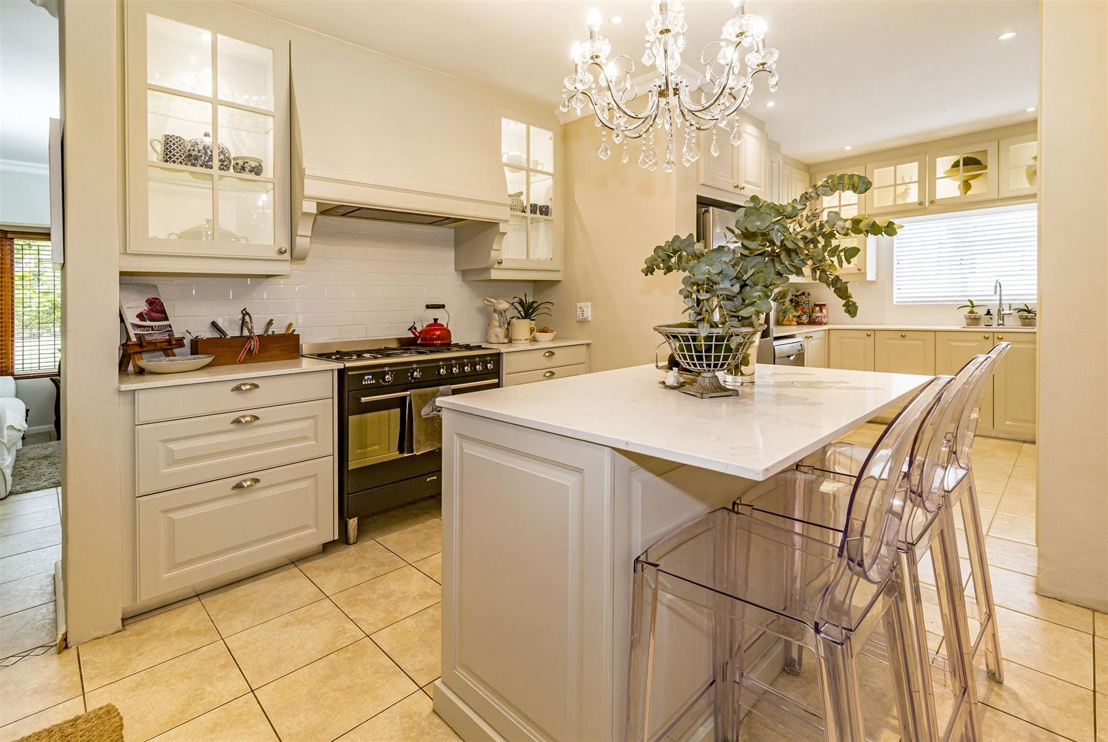 Land & Zeezicht Property Property and houses for sale in Land