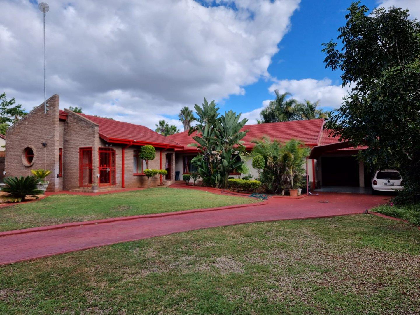 3 Bedroom House for sale in Flora Park P24112472083