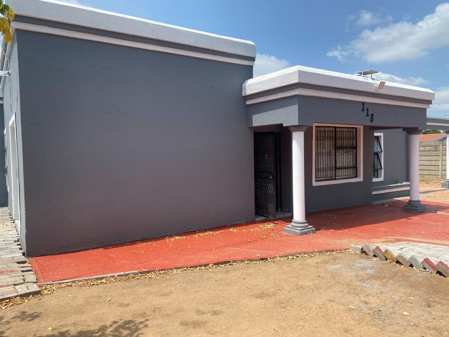 Bedworth Park Property Property and houses to rent in Bedworth Park