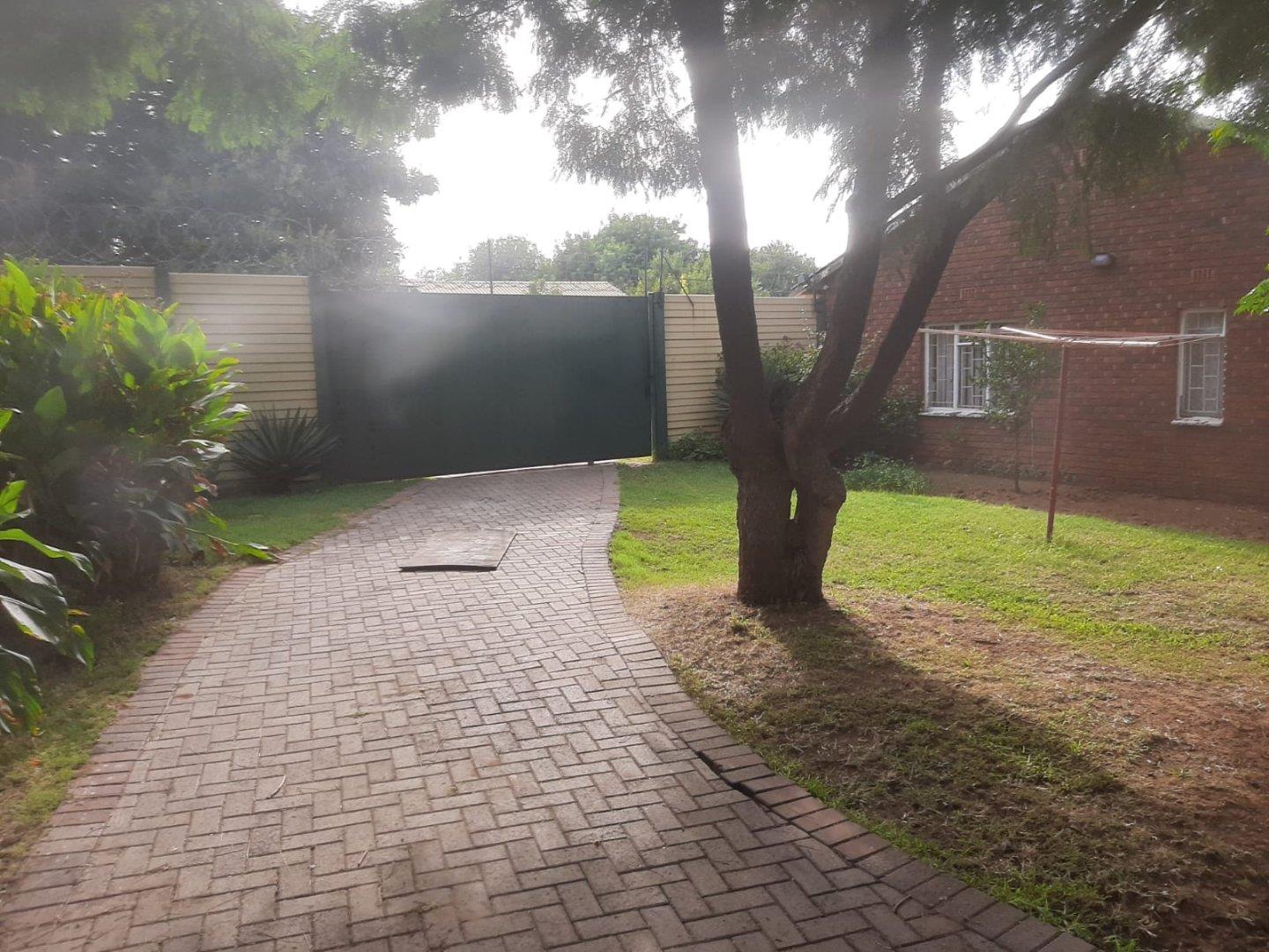 Commercial property for sale in Witbank Ext 16 P24112477869