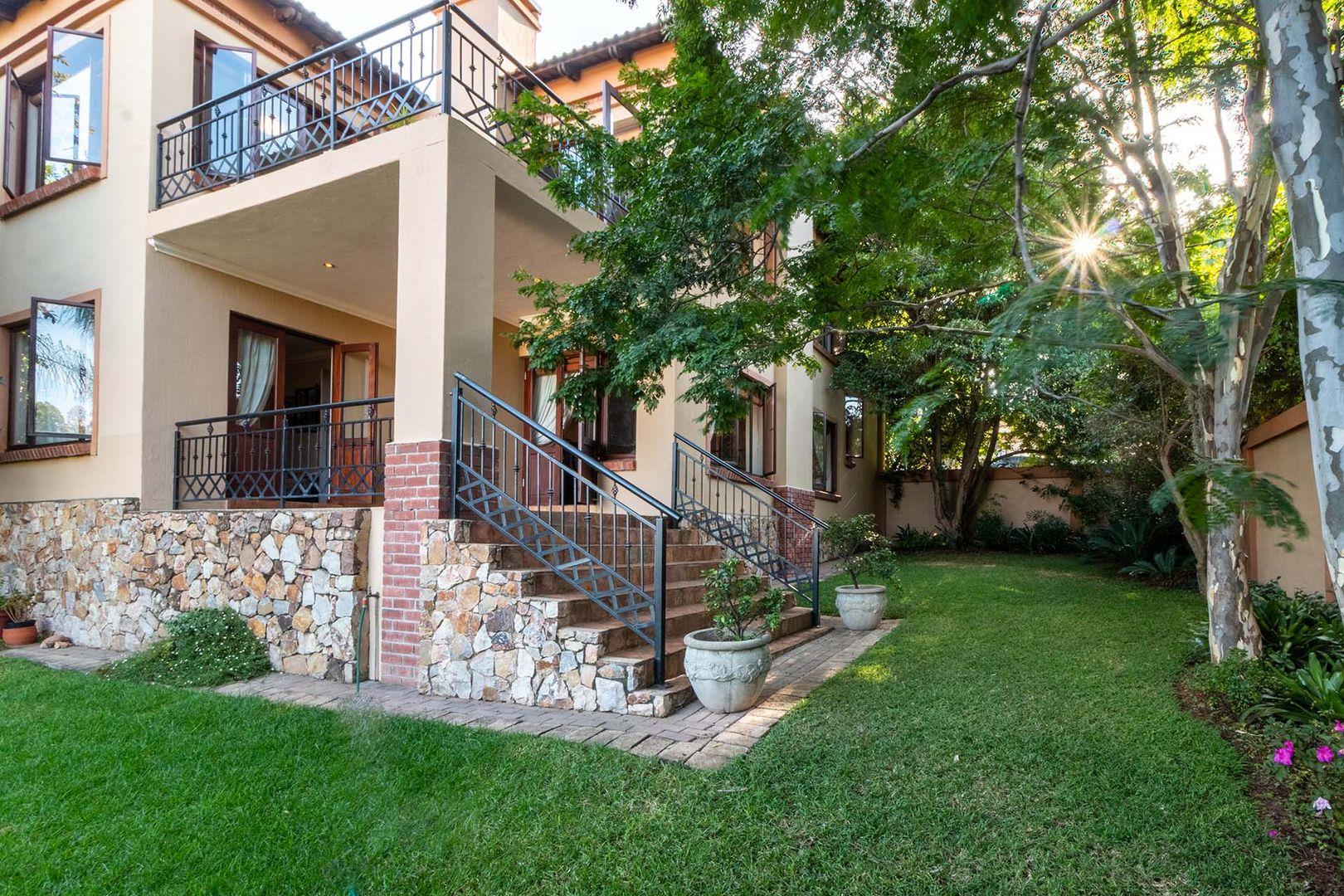 3 Bedroom House for sale in Lynnwood Manor P24112478056