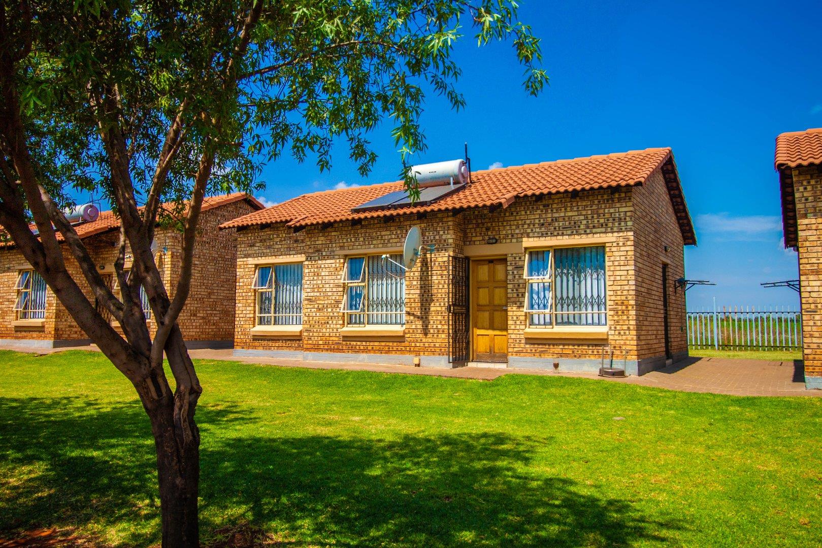 3 Bedroom Apartment / flat for sale in Dawn Park P24112479360