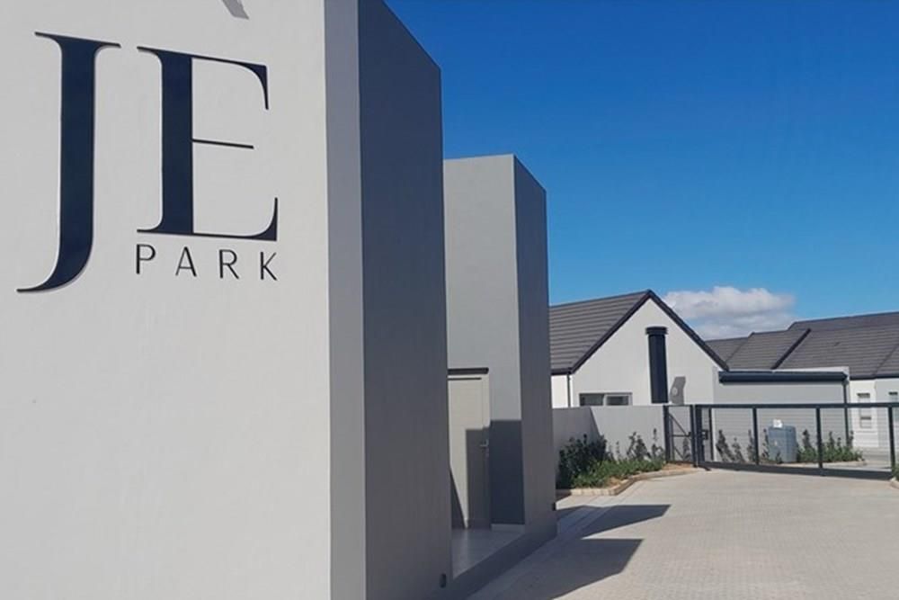 Townhouses for sale in Robertson Robertson Property