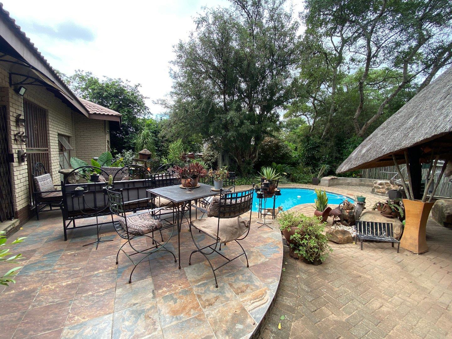 4 Bedroom House for sale in Hazyview P24112483553