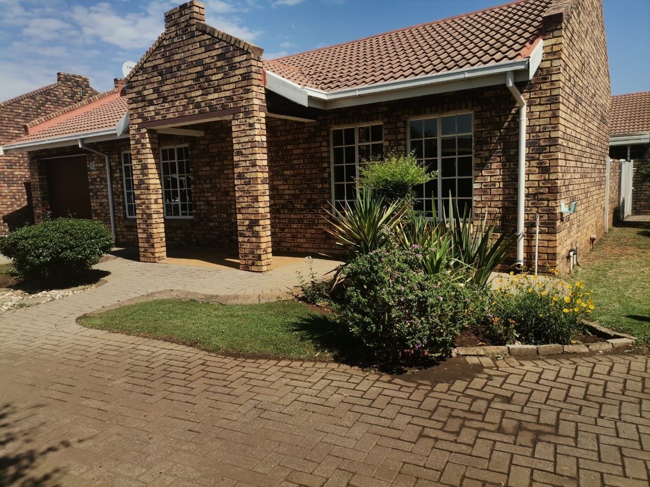 2 Bedroom Townhouse for sale in Three Rivers P24112484719