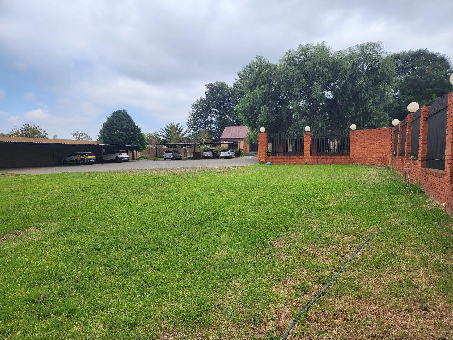 Commercial property for sale in Pomona AH 118 E P Malan Street P24