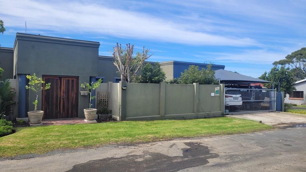 Kleinmond Central Property Houses for sale in Kleinmond Central