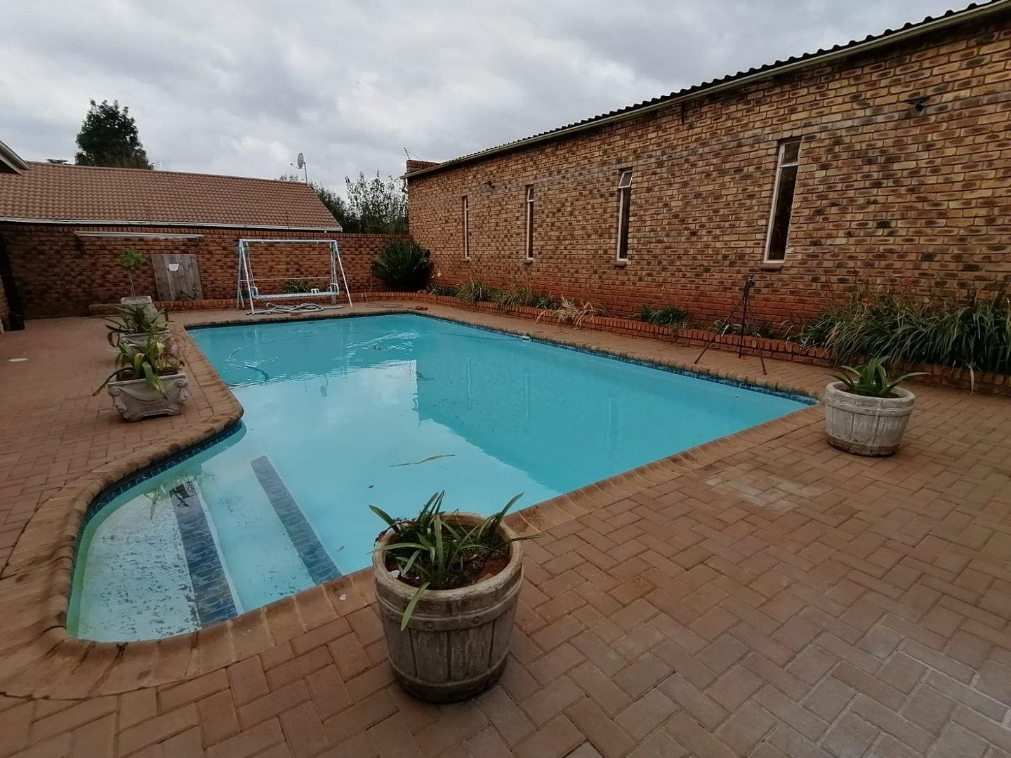 3 Bedroom House for sale in Daleside P24112494635