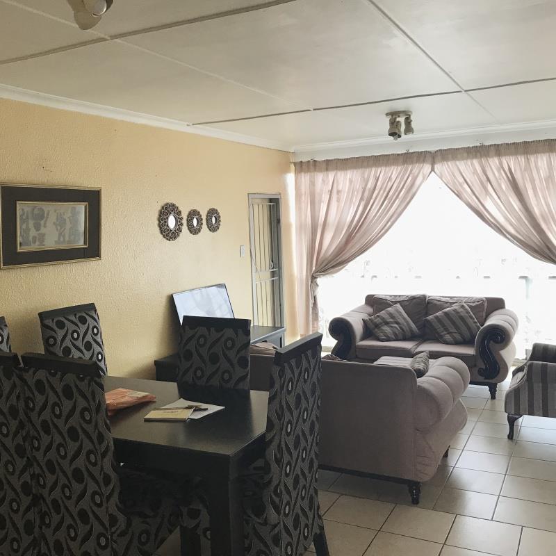 2 Bedroom Apartment / flat for sale in Benoni West P24112494899