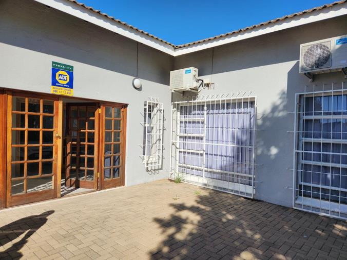 House to Rent in Monument Heights